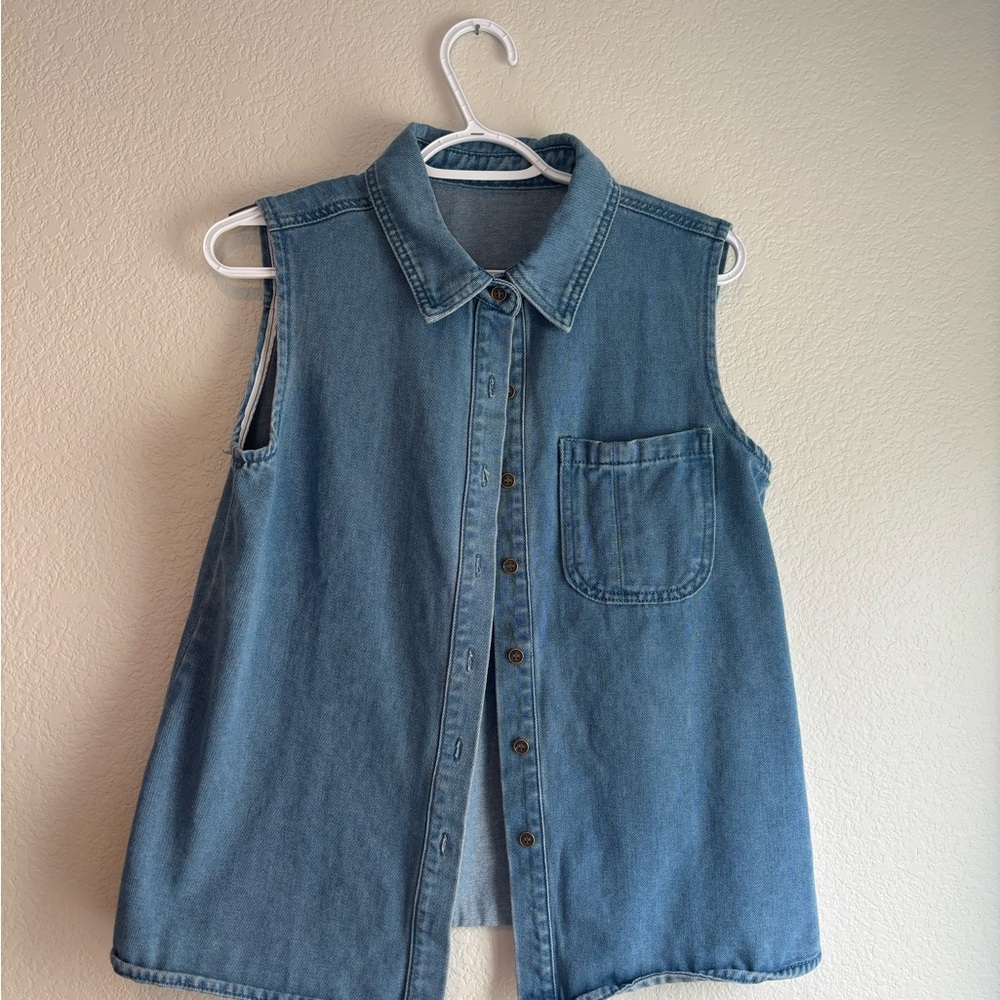 Sleeveless Button-Front Denim Shirt in Medium Blue